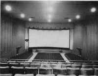 Cineramasyosset.jpg (77594 bytes)