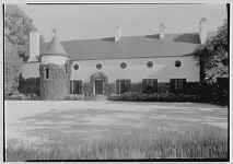 Moore_Estate_new_1.jpg (24261 bytes)