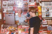 SyossetSweetShop-Evelyn2.jpg (69389 bytes)