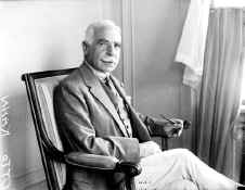 kahn2.jpg (30934 bytes)