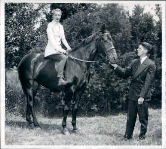 part1_luckenbach1.jpg (153114 bytes)