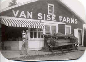 part1_vansisefarms.jpg (44447 bytes)