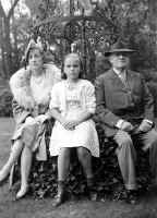 part7_anne_tods.jpg (37683 bytes)