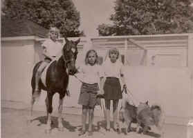 part7_helen_jigs_anne_katharine.jpg (35843 bytes)