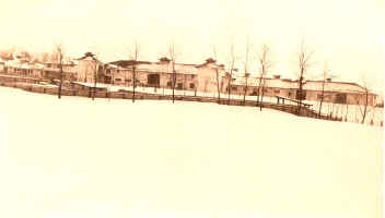 part7_knollwood_barns.jpg (32441 bytes)
