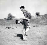 randy_chicken_fight_hofgrens_hill1.jpg (53695 bytes)