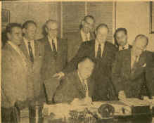 syosset_theatre_agreement_1956.jpg (81938 bytes)